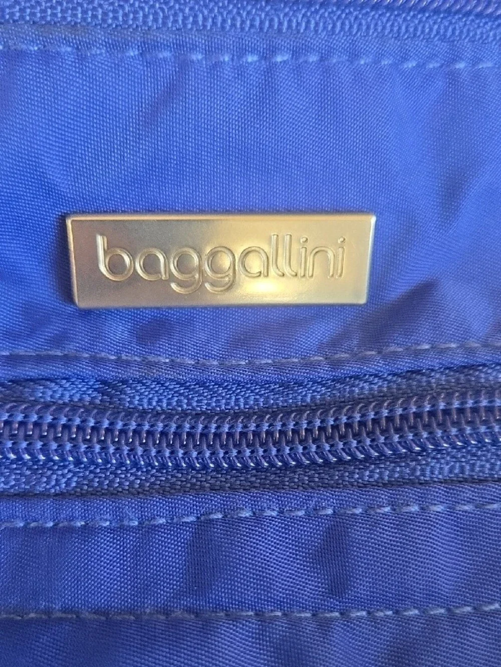 Baggallini Royal Blue Nylon Crossbody Bag - Picture 5 of 9